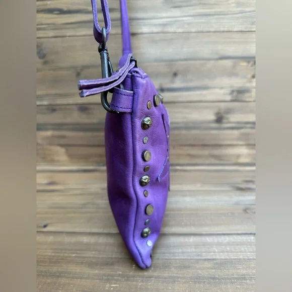 Viola Castellani Milano Studded Italian Leather ‘Star’ Patch Crossbody Handbag - Picture 7 of 14